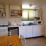 All Seasons Campground - Cabin Kitchenette